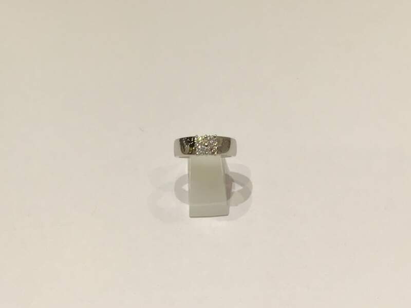 プラチナ900   ダイヤモンド　リング　をお買取しました。