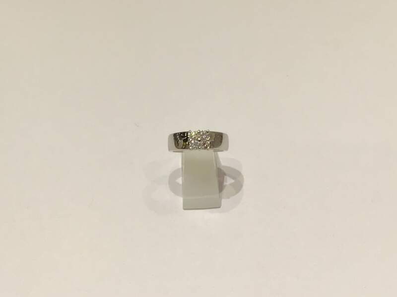 プラチナ900 ダイヤモンド リング をお買取しました。