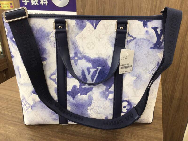 LV ウォーターカラー ウィークエンドPM 入荷しました。