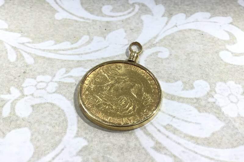 21.6金 コイン ペンダント 18金枠