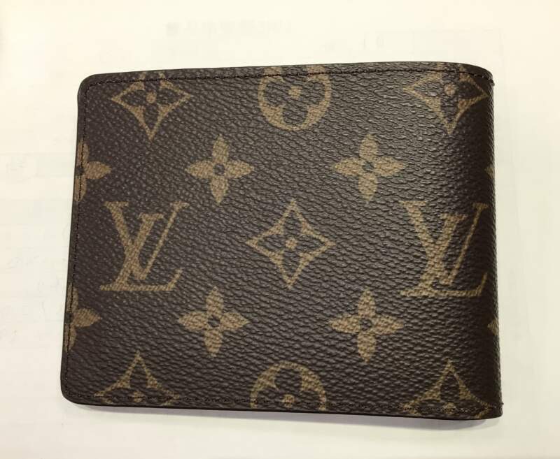 ルイヴィトン(LOUIS VUITTON)  モノグラム ポルトフォイユ ミュルティプル をお買い取り致しました。