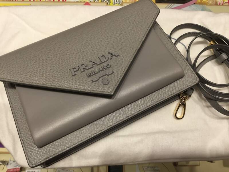 PRADA ショルダーバック をお買取りしました