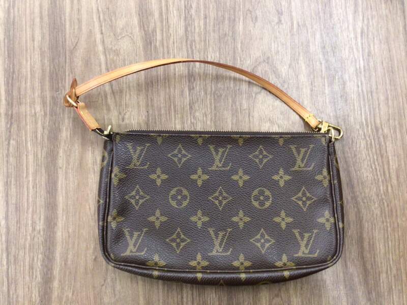 ルイヴィトン モノグラム アクセソワール をお買取しました。