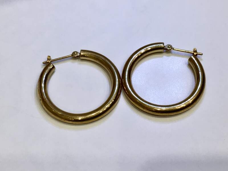 18金 ピアス をお買取しました。