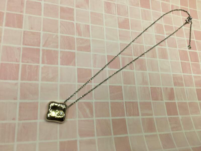 18金 ホワイト ダイヤモンド ネックレス をお買取致しました。