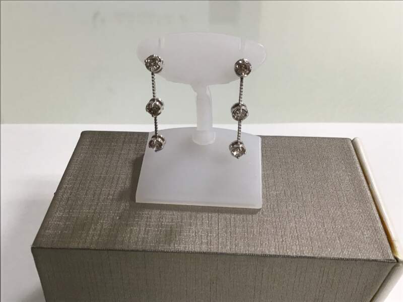 18金ホワイトゴールド ピアスをお買取りしました。