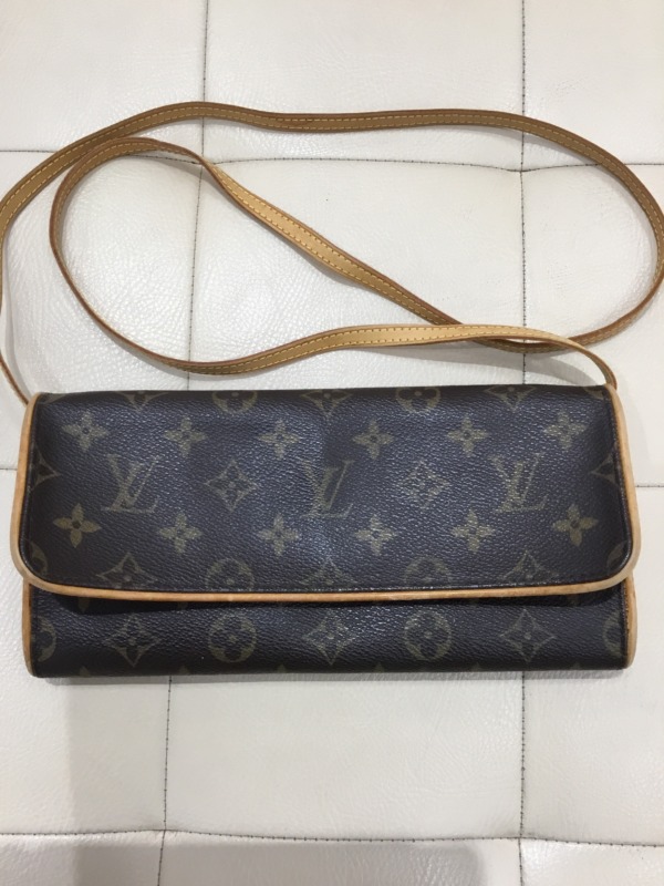 ルイヴィトン モノグラム ポシェットツイン をお買取致しました😃