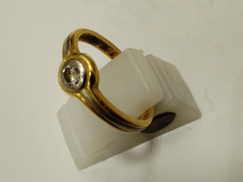 18金/プラチナ ダイヤモンドリングをお買い取りしました。