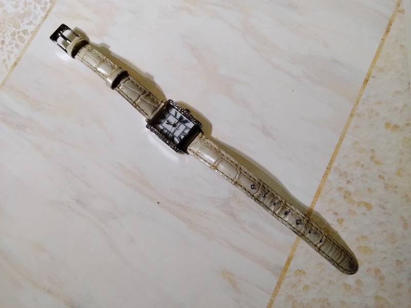ロベルタ　時計