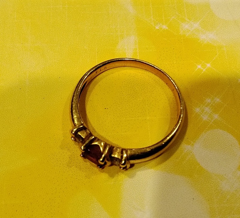 18金ルビ−リングをお買取りしました。