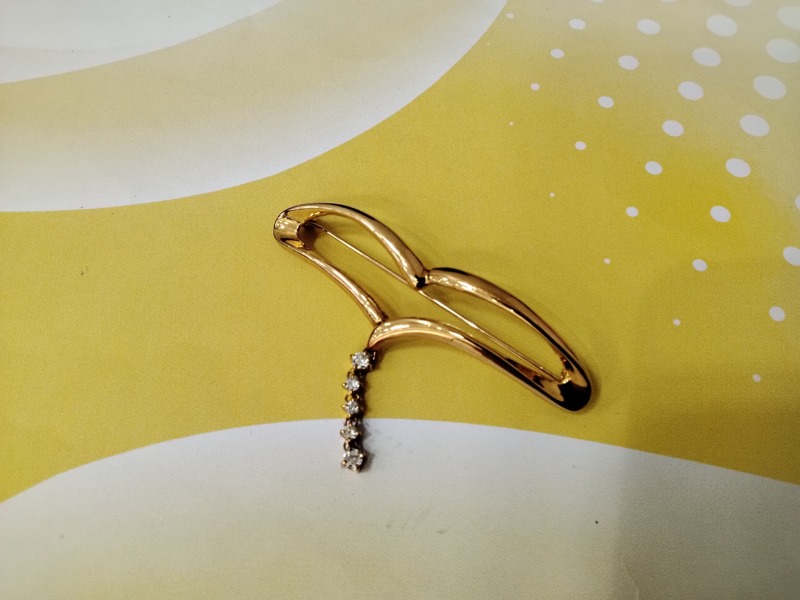 18金 ダイヤモンド ブローチ をお買い取りしました。