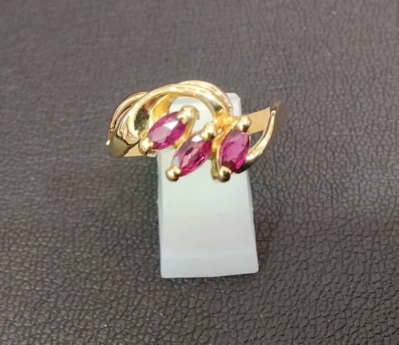 18金リング色石