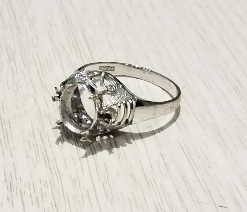 14金 ホワイトゴールド リング 枠 をお買取させていただきました。