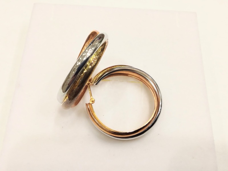 18金 イエローゴールド プラチナ コンビ ピアス をお買取しました。