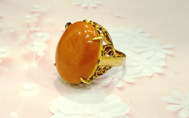 色石付 18金 イエローゴールド リング をお買取しました。