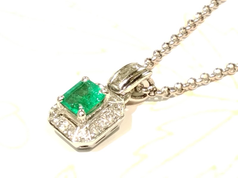 プラチナ ネックレス ダイヤモンド エメラルド をお買い取りしました。