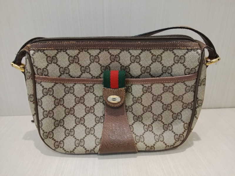 グッチ ショルダーバッグ をお買取しました。