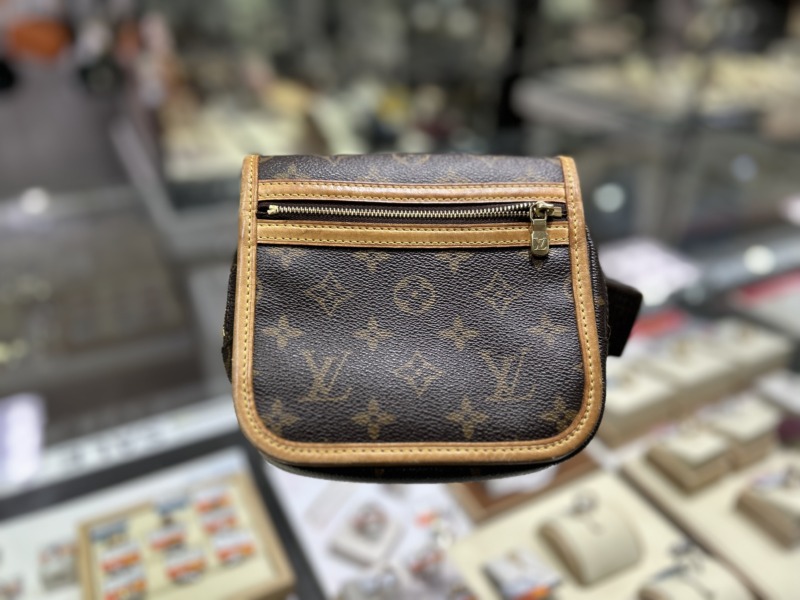 ルイヴィトンのバッグをお買取しました。