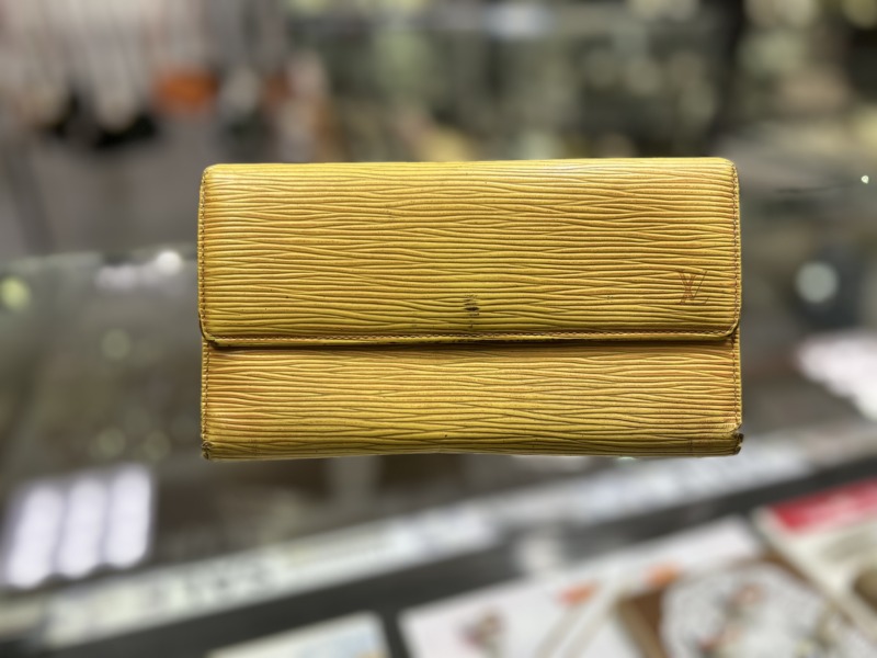 ルイヴィトンの財布をお買取しました。