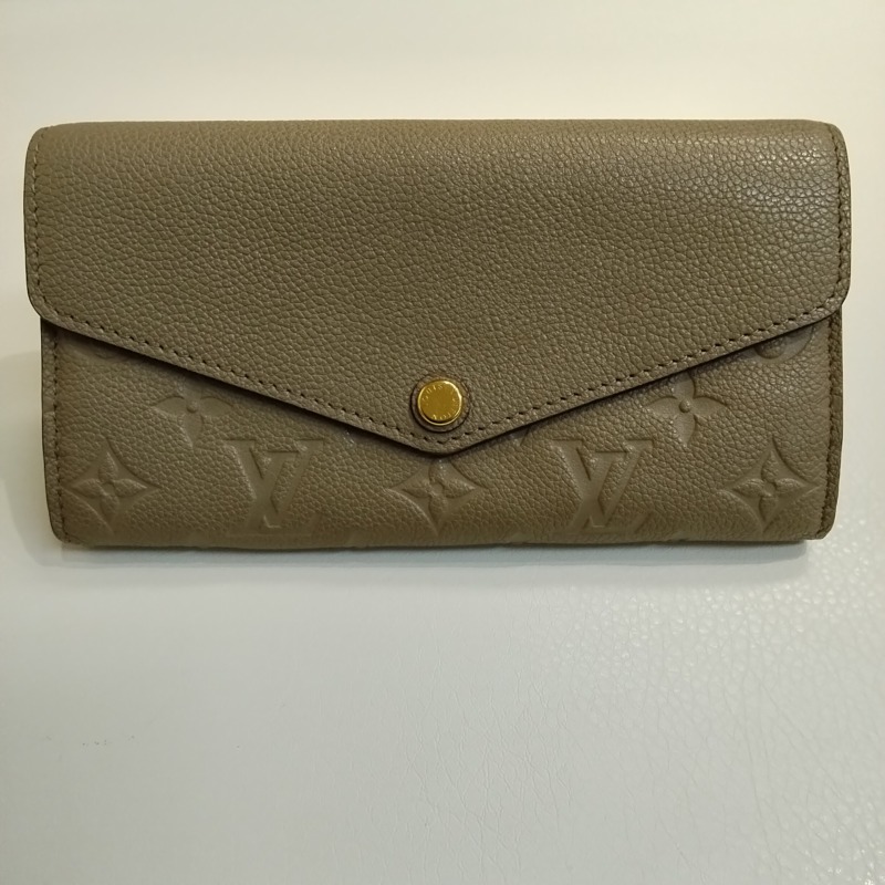 ルイヴィトン アンプラント サラ 財布 をお買取りしました✨