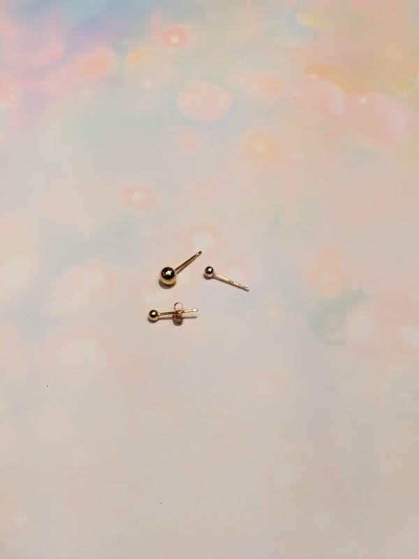 18金 ピアス 片方のみ をお買取りしました