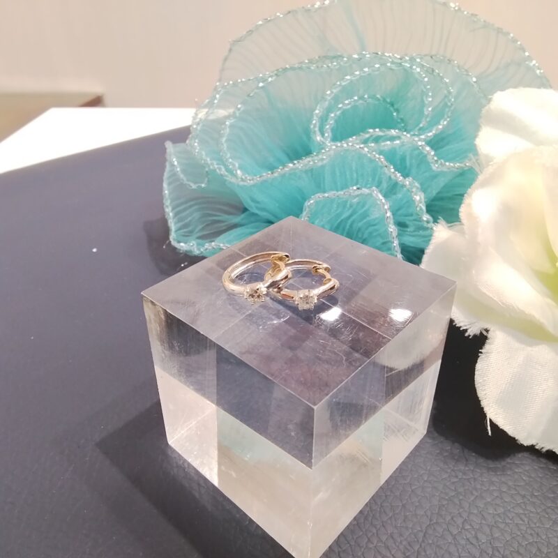 18金 ホワイトゴールド 透明石付 ピアス をお買取しました✨