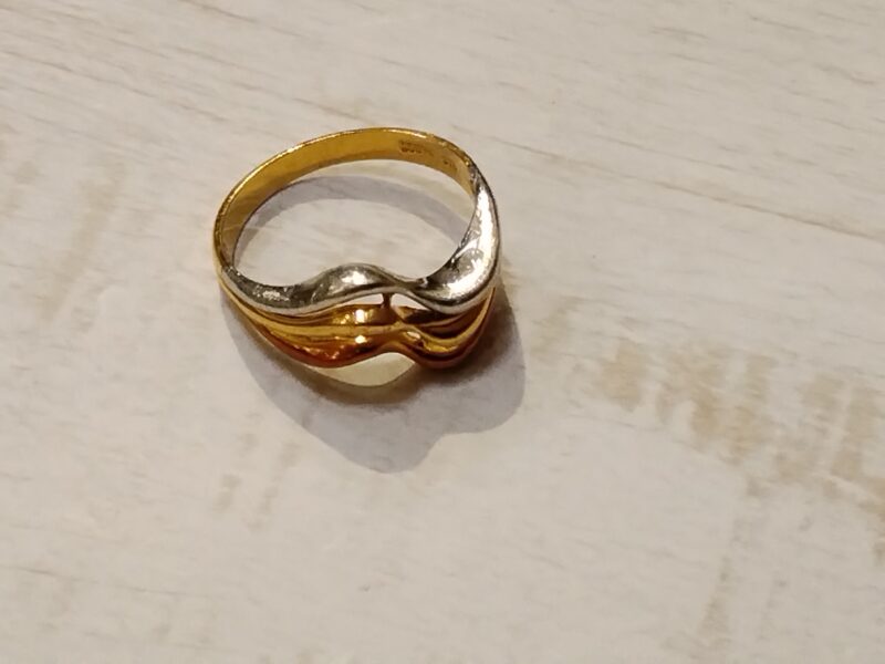 18金 プラチナ コンビリング お買取り 致しました。