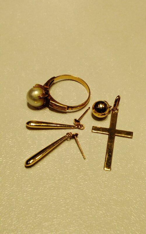 18金 リング ピアス トップ 買い取りました。