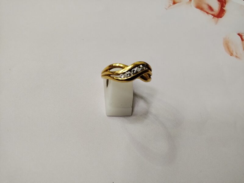 18金 イエローゴールド ダイヤモンド リング をお買取致しました。