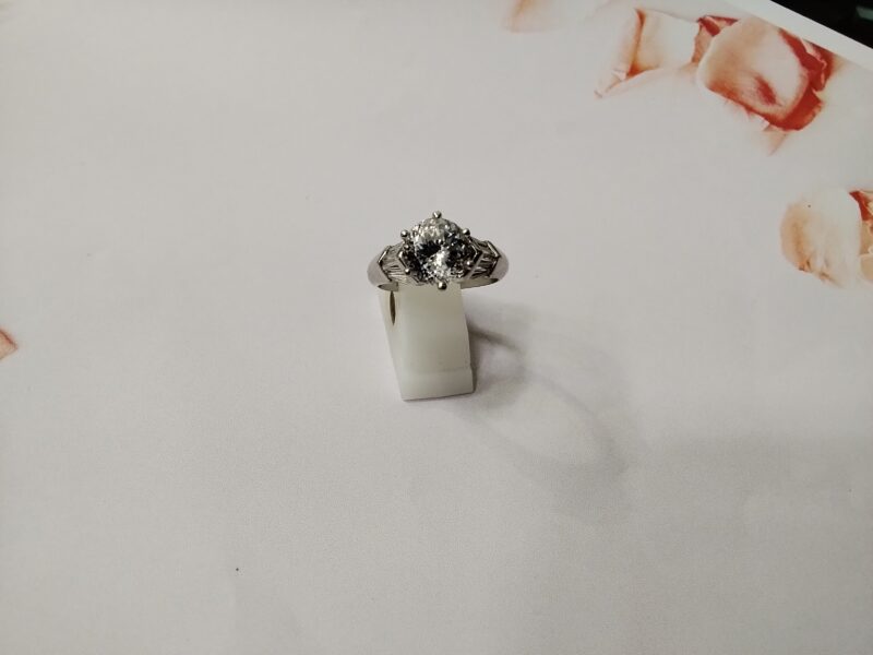 プラチナ 石付き リング をお買取致しました。