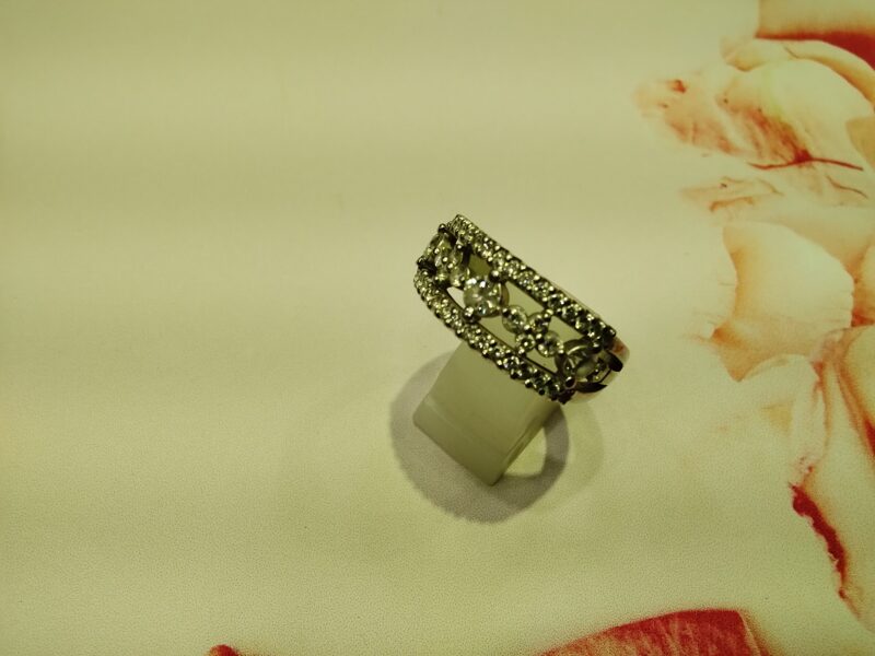 プラチナ  ダイヤモンド  リング  をお買取致しました。