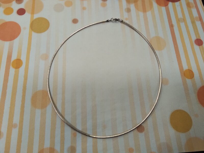18金/18金ホワイトゴールドのオメガネックレスをお買取しました。
