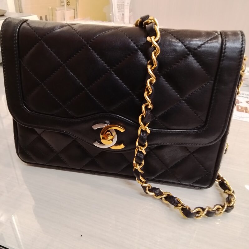 シャネルのバッグ買い取り致しました☺️