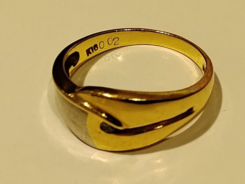 K18/プラチナコンビリングをお買取り致しました。