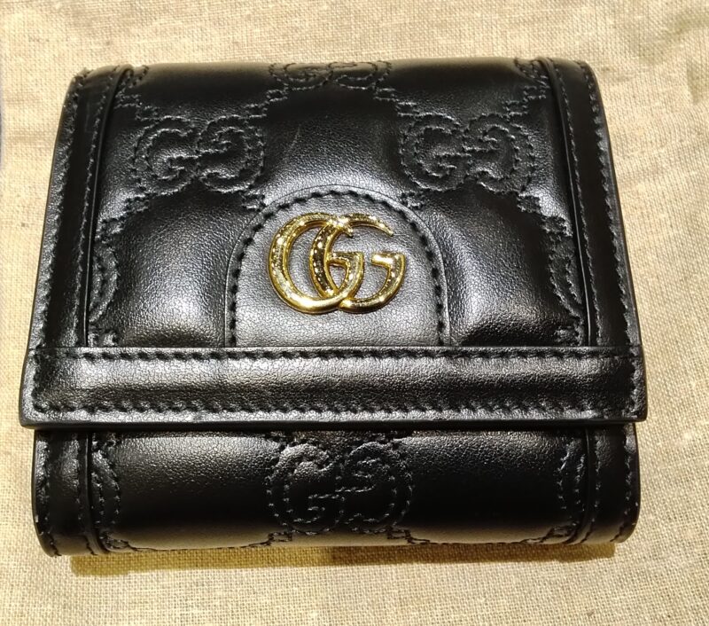 GUCCI(グッチ) GGマトラッセ二つ折り財布 をお買取り致しました。