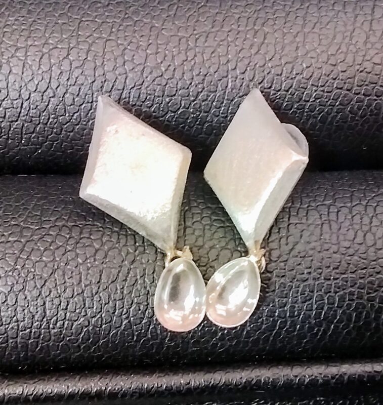 プラチナ　ピアス　