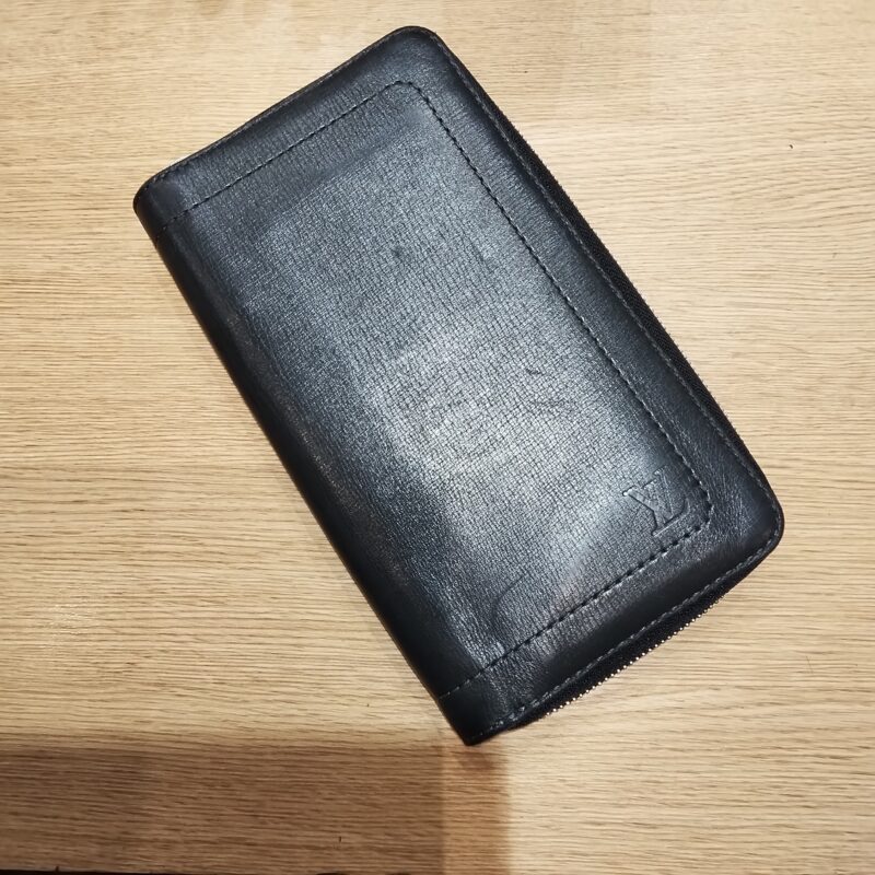 LOUISVUITTON ユタ ジッピーオーガナイザー をお買取しました!