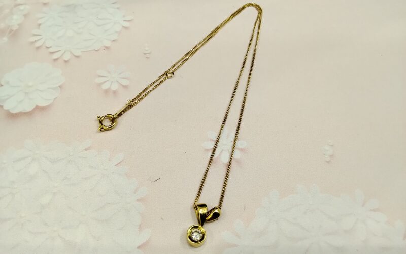 ダイヤモンド 18金 イエローゴールド プチネックレス をお買取しました。