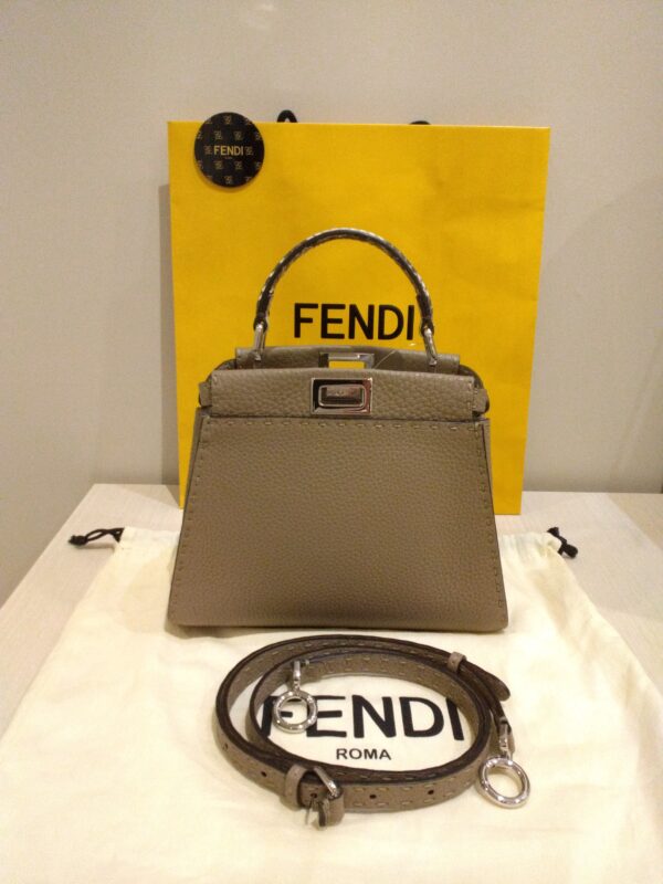 FENDI ピーカブーミニ お買取り致しました。