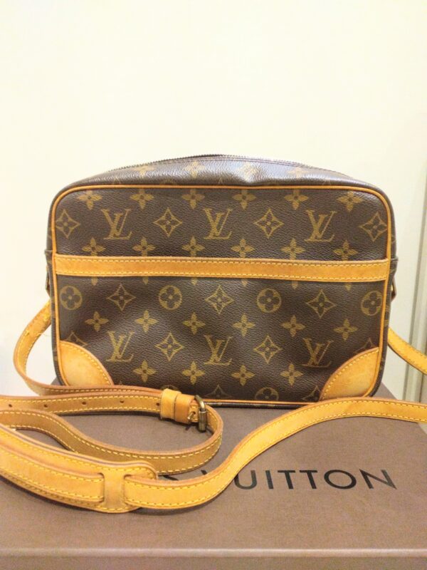 LOUIS VUITTON モノグラムトロカデロ27 買取り致しました。