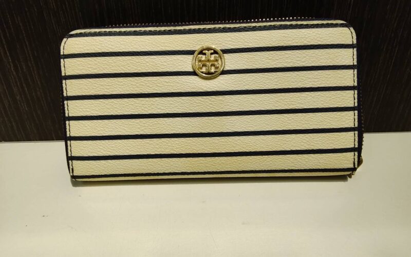 トリーバーチ 長財布 をお買い取りしました。