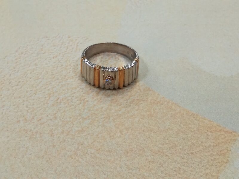 プラチナ/18金 ダイヤリングをお買取しました。