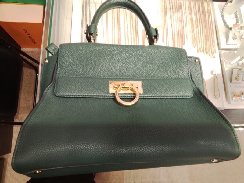 フェラガモ  バッグ  をお買取致しました。