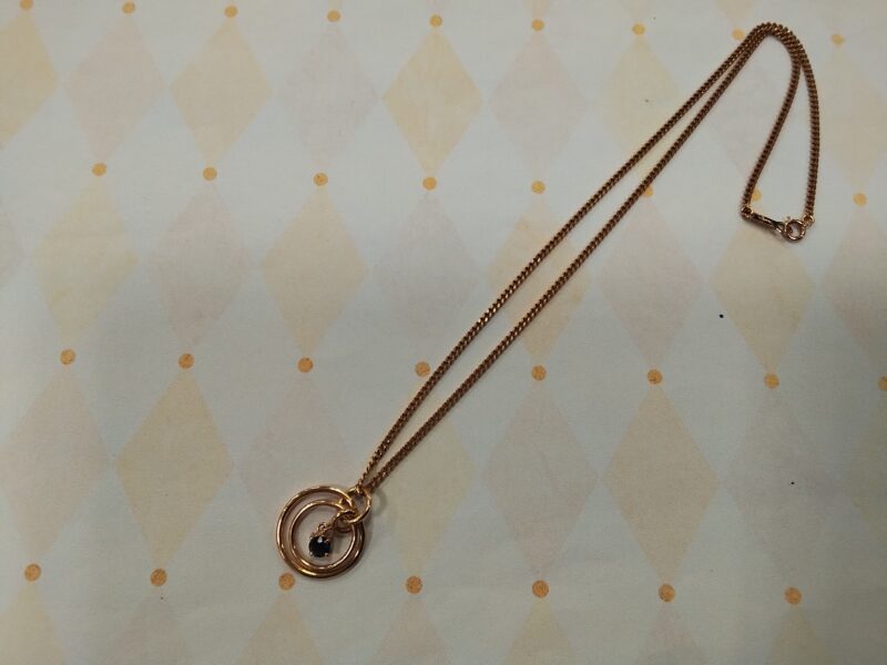 18金 青石付きプチネックレスをお買取しました。