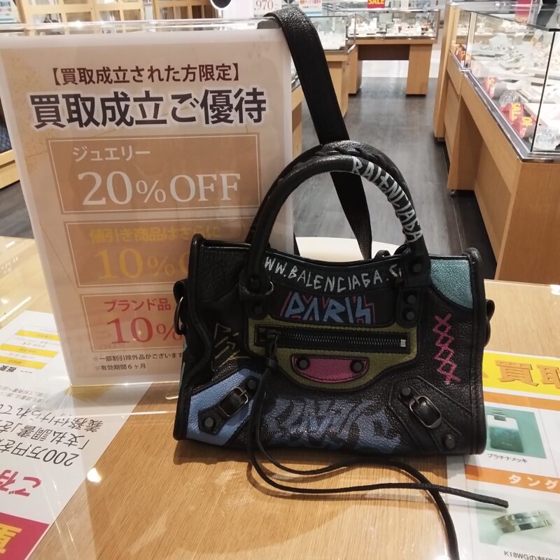 BALENCIAGA バレンシアガ クラシックシティ グラフィティペイント をお買取しました!