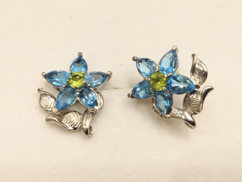 色石 14金 ホワイトゴールド ピアス をお買取しました。