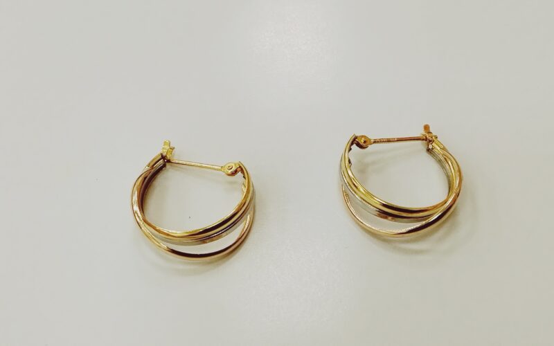18金とプラチナコンビ のピアス をお買取りしました。