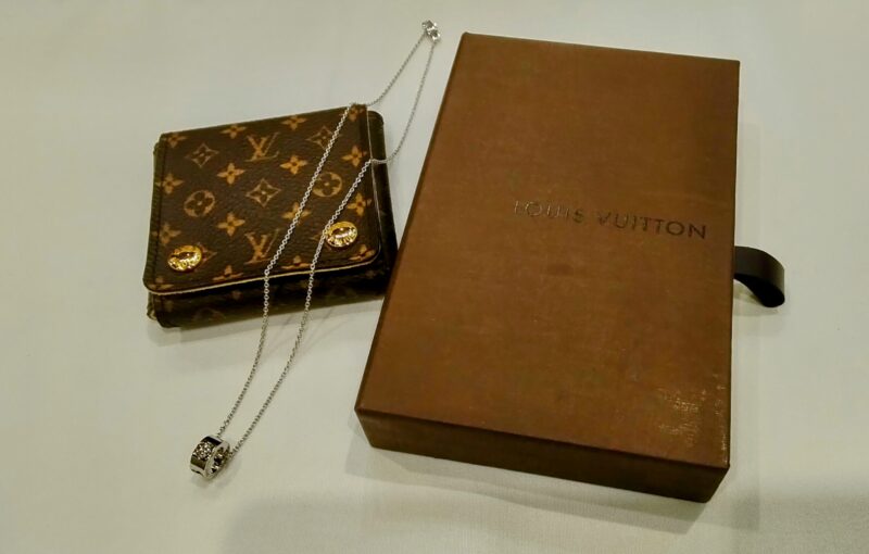 LOUIS VUITTON(ルイ・ヴィトン) パンダンティフ アンプラント ネックレス をお買取り致しました。