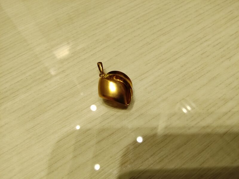 18金 イエローゴールド ネックレストップ をお買取しました。