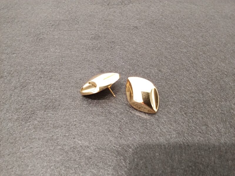 18金 イエローゴールド ピアスをお買取しました。